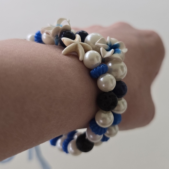 🌋 Hawaiian Beach Bracelet Set - Picture 4 of 10